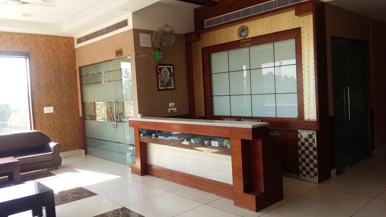 Hotel D2M Mansa Exterior photo